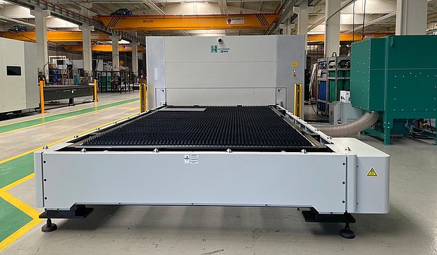 Laser-Schneidanlage HLB mit Wechseltisch