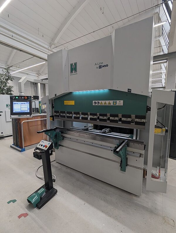 Gesenkbiegepresse Hezinger-PresLine B135-3100